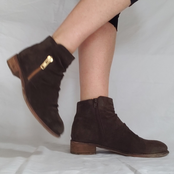 Sketchers Suede Boots fits 6.5-7 - Picture 1 of 9